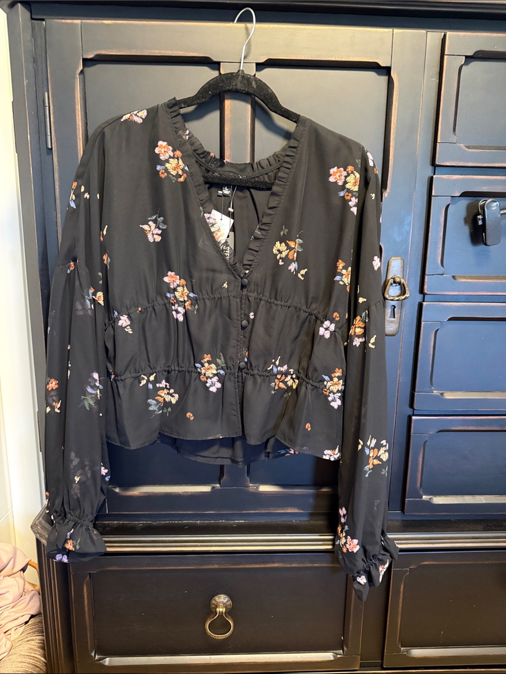 Steve Madden Black Floral Ruffle V-Neck Peplum Blouse